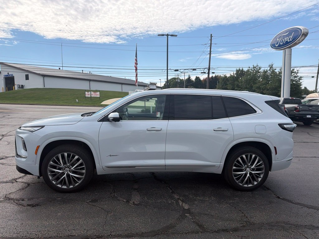 Used 2026 Buick Enclave Avenir w/ Super Cruise Package AWD/4WD image 5