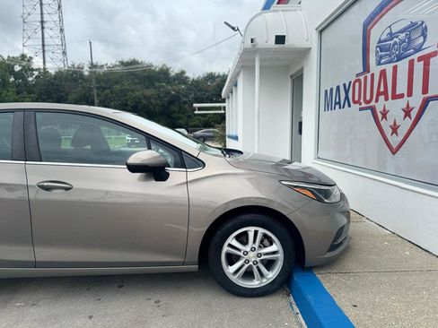 Used 2018 Chevrolet Cruze LT w/ Convenience Package FWD image 28
