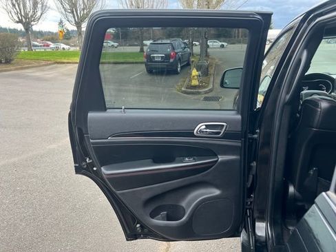 Used 2017 Jeep Grand Cherokee Trailhawk w/ Trailhawk Luxury Group image 11