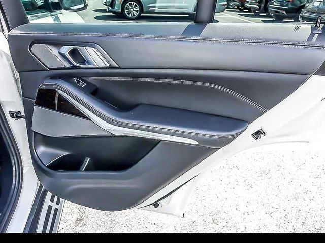 Used 2024 BMW X5 xDrive40i AWD/4WD image 31