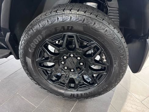 Used 2024 GMC Hummer EV 2X w/ LPO, Illumination Package image 55