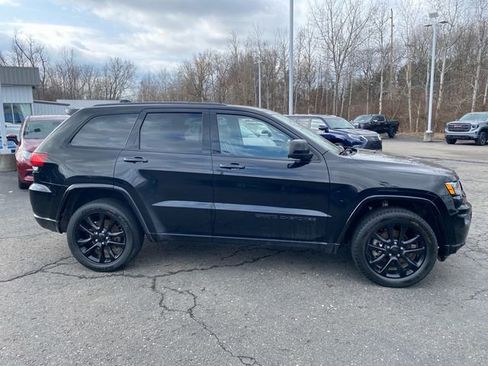 Used 2020 Jeep Grand Cherokee Altitude image 6