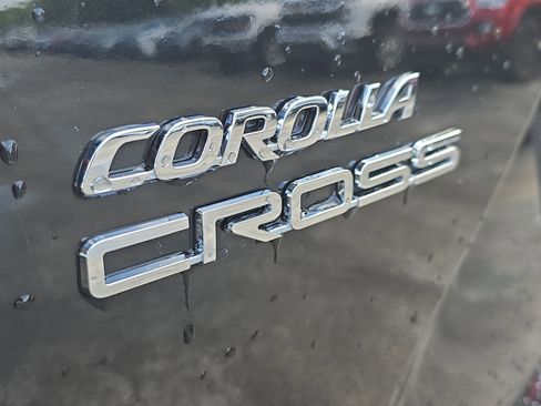 Used 2024 Toyota Corolla Cross LE image 10