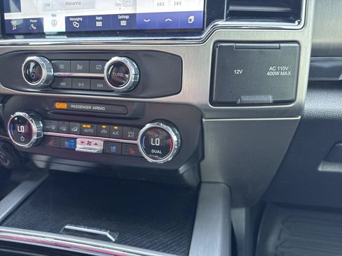 Used 2022 Ford F250 Platinum w/ FX4 Off-Road Package AWD/4WD image 28
