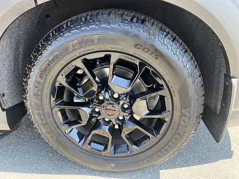 Certified 2025 Nissan Armada PRO-4X w/ Pro-4X Premium Package AWD/4WD image 10
