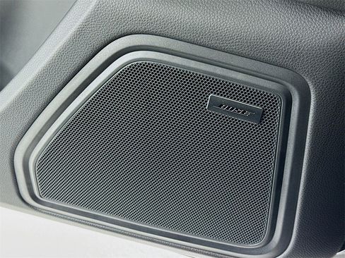 New 2026 Porsche Macan image 12