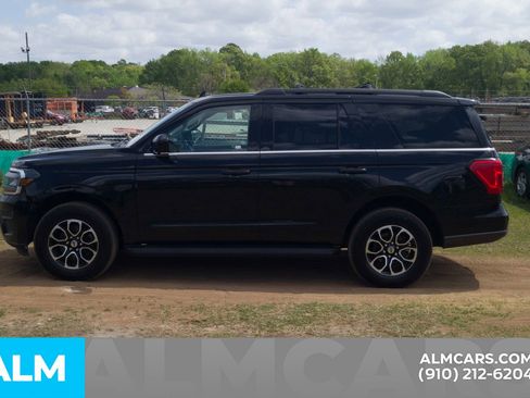 Used 2024 Ford Expedition XLT image 12