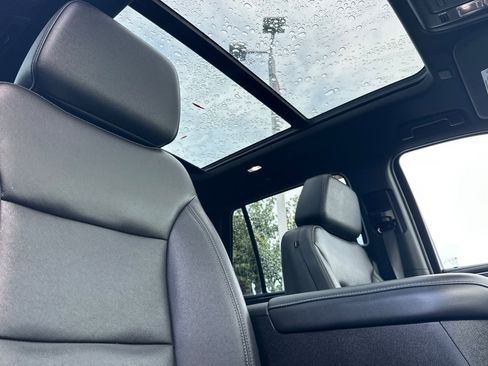 Used 2023 Chevrolet Tahoe Z71 w/ Luxury Package image 14