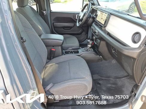 Used 2024 Jeep Wrangler Unlimited Sport AWD/4WD image 9