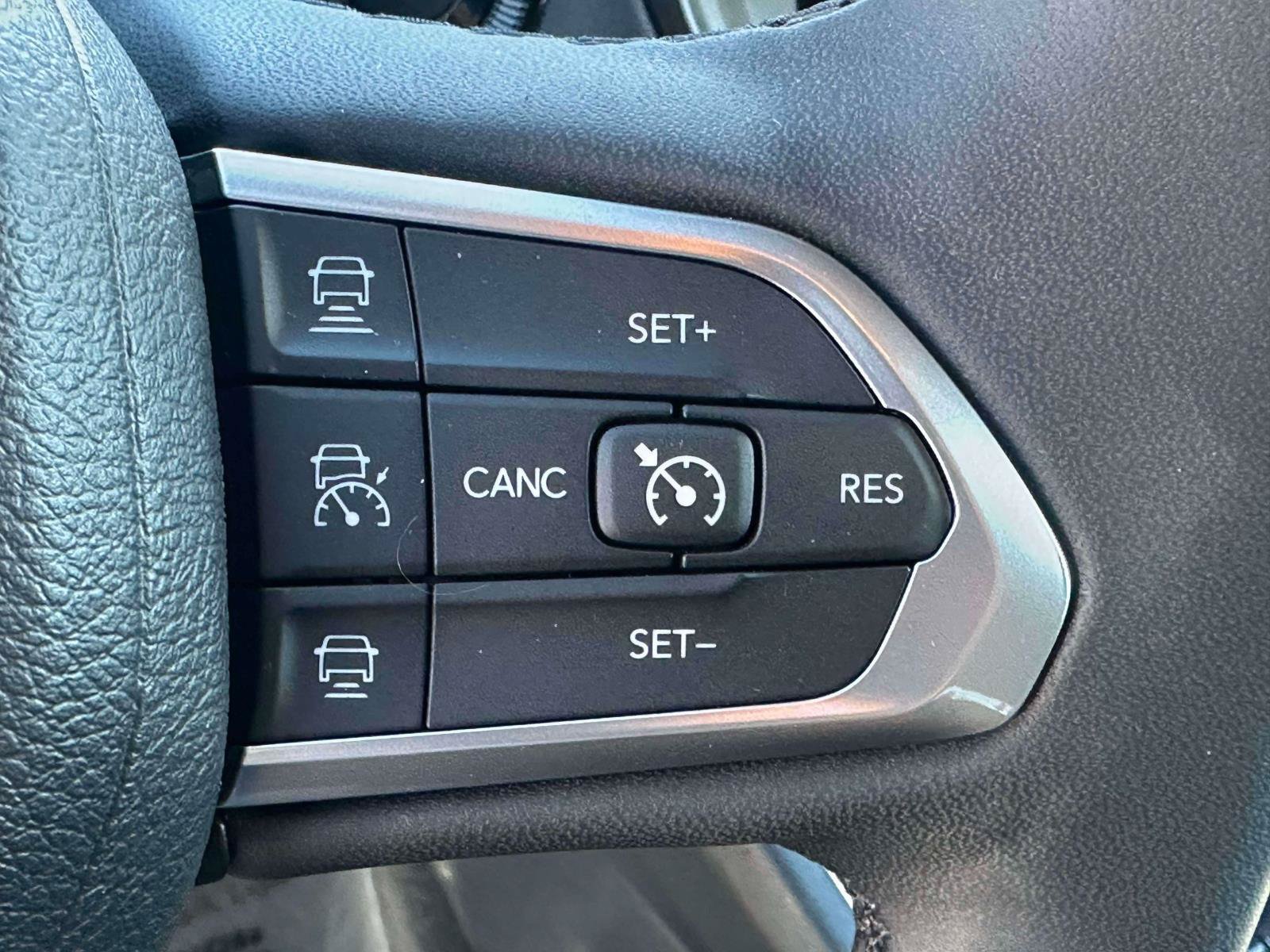 Used 2023 Jeep Compass High Altitude AWD/4WD image 22