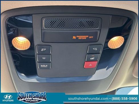 Used 2024 Kia Carnival EX FWD image 38