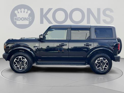 Used 2025 Ford Bronco Outer Banks AWD/4WD image 2