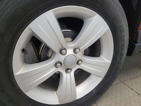 Used 2015 Jeep Compass Sport w/ Power Value Group image 31