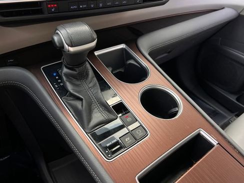 Used 2021 Toyota Sienna XLE image 28