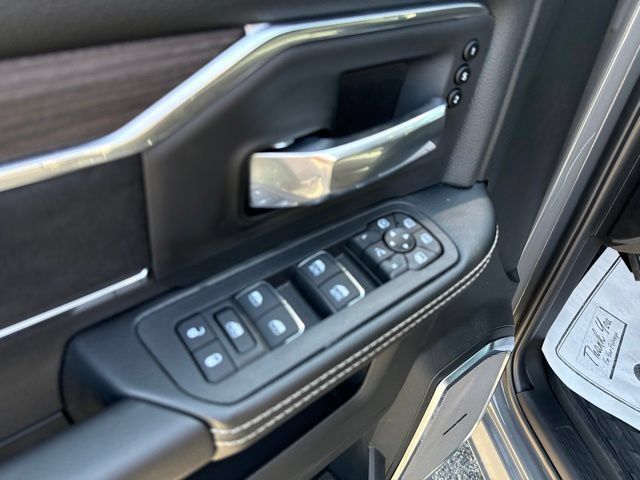 New 2026 RAM 2500 Laramie AWD/4WD image 25