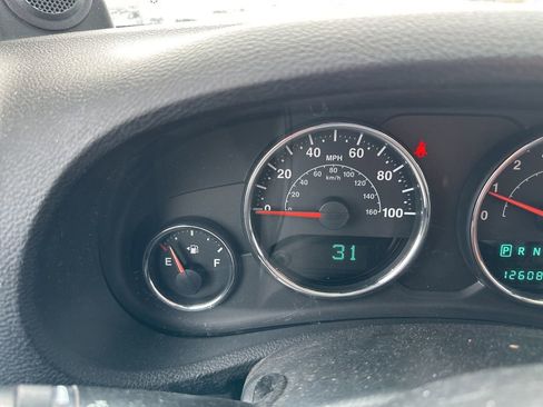 Used 2012 Jeep Wrangler Unlimited Sport image 27