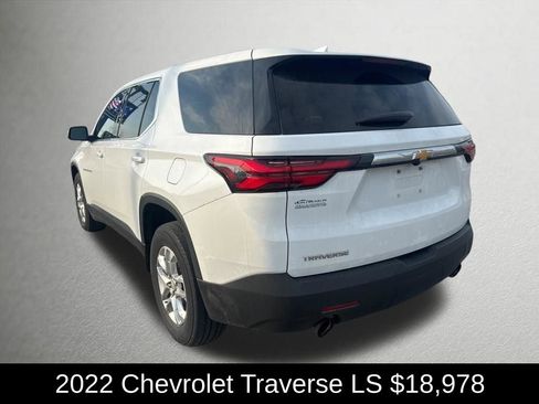 Used 2022 Chevrolet Traverse LS image 5
