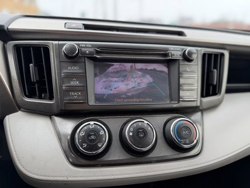 Used 2013 Toyota RAV4 LE image 20