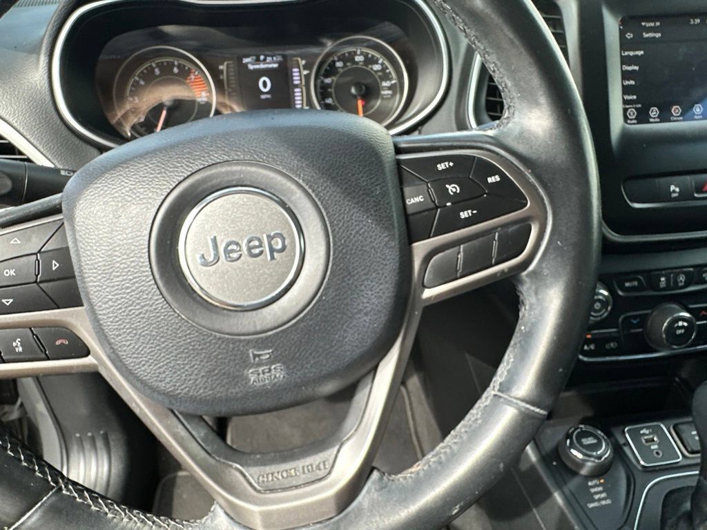 Certified 2019 Jeep Cherokee Latitude Plus AWD/4WD image 15