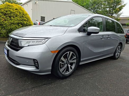 Certified 2023 Honda Odyssey Touring image 3