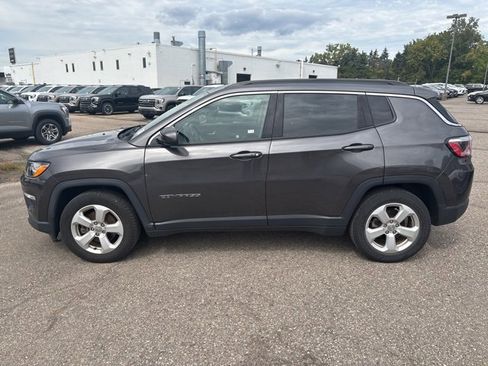 Used 2019 Jeep Compass Latitude w/ Cold Weather Group image 10