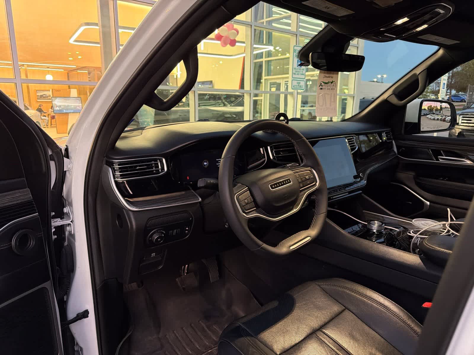 Used 2022 Jeep Wagoneer Series II w/ Convenience Group I RWD image 7