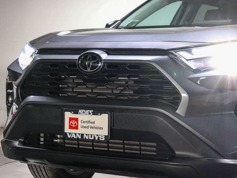 Used 2023 Toyota RAV4 XLE Premium FWD image 9