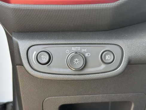 Used 2023 Chevrolet TrailBlazer RS w/ Convenience Package image 17