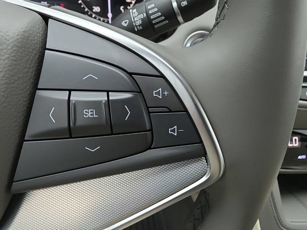 Used 2025 Cadillac XT5 Premium Luxury w/ LPO, Floor Liner Package AWD/4WD image 28