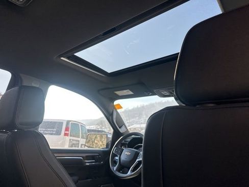 Used 2024 Chevrolet Silverado 1500 High Country w/ Technology Package image 10