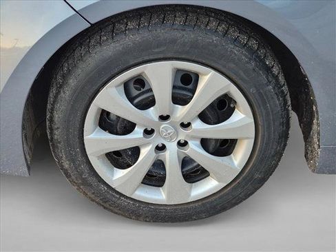 Used 2024 Toyota Corolla LE FWD image 14