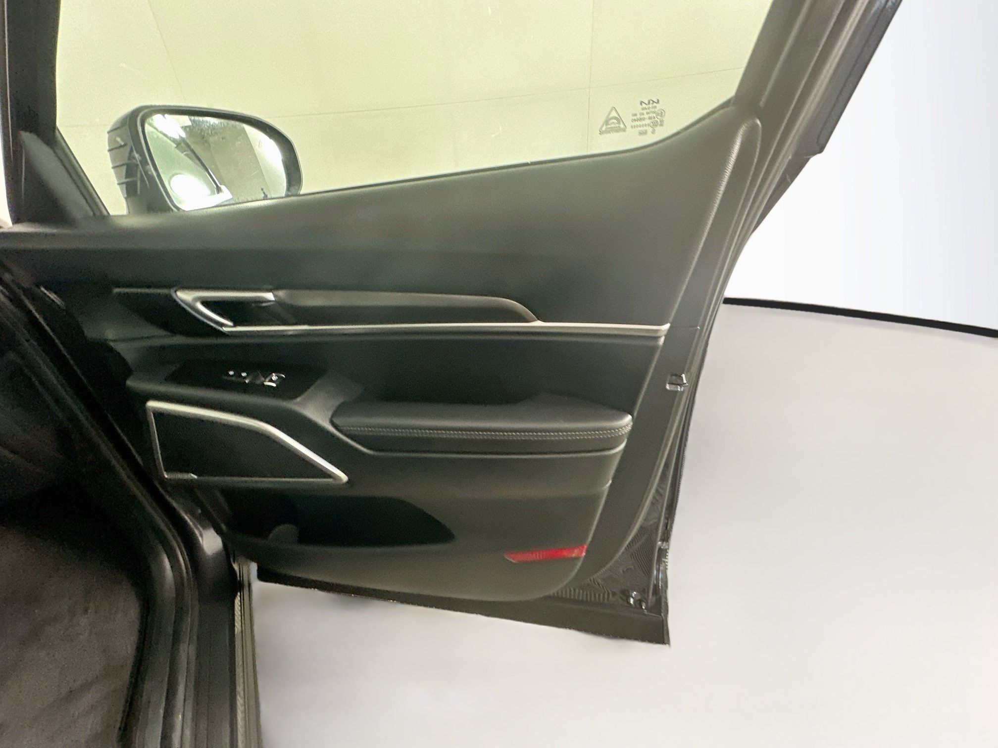 Used 2025 Kia Telluride S FWD image 35