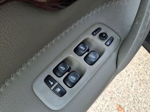 Used 2006 Volvo XC70 image 15