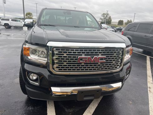 Used 2019 GMC Canyon Denali image 2