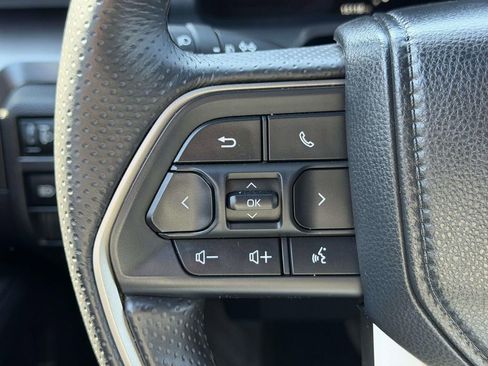 Used 2025 Toyota 4Runner SR5 AWD/4WD image 9