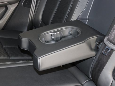 New 2026 Porsche Macan image 35