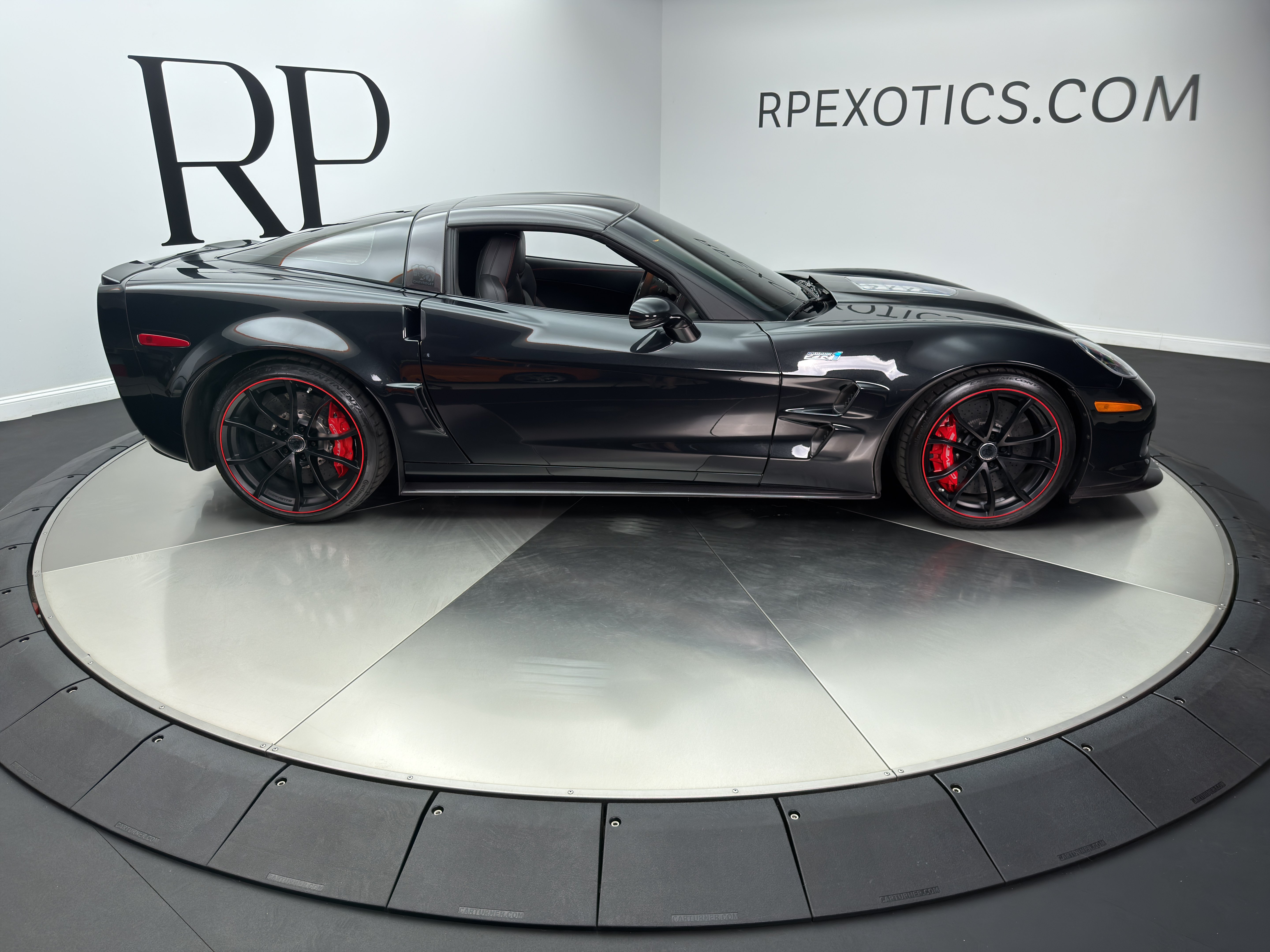 Used 2012 Chevrolet Corvette ZR1 w/ 3ZR Preferred Equipment Group RWD image 4