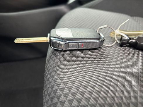 Used 2025 Kia Soul LX w/ LX Technology Package FWD image 21