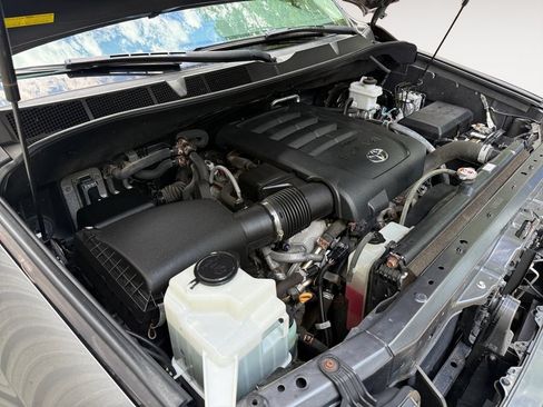 Used 2018 Toyota Sequoia TRD Sport AWD/4WD image 27