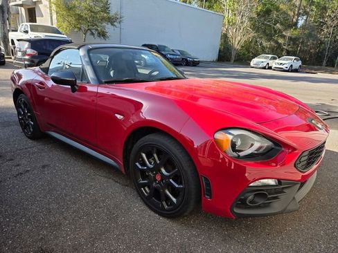 Used 2017 FIAT 124 Spider Abarth image 3