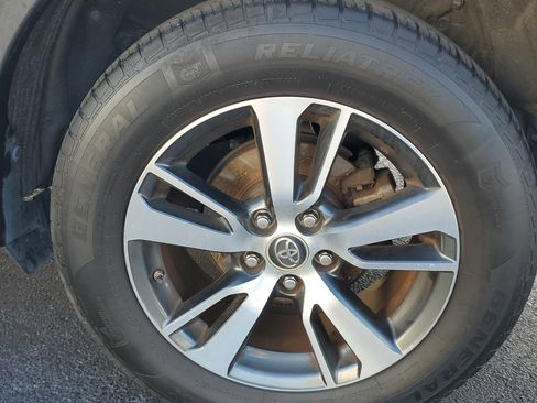 Used 2016 Toyota RAV4 XLE image 10