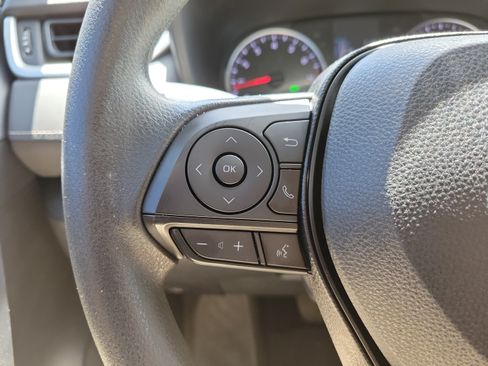 Used 2019 Toyota RAV4 LE FWD image 29