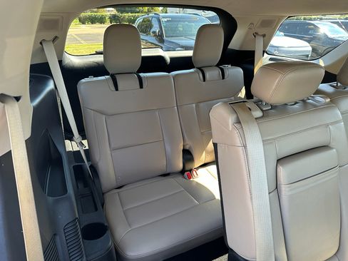 Used 2020 Ford Explorer Limited image 26