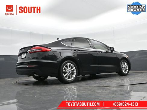 Used 2019 Ford Fusion SE image 31