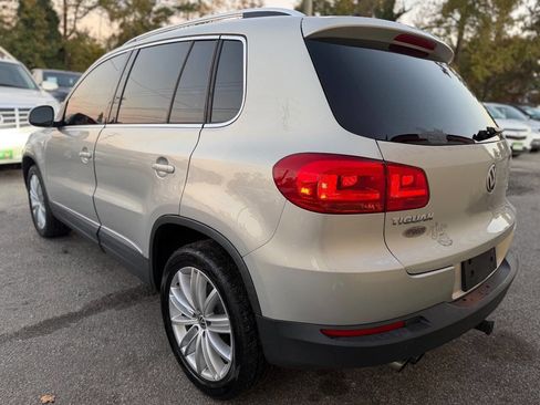 Used 2012 Volkswagen Tiguan SE image 3