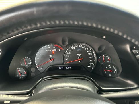 Used 2002 Chevrolet Corvette Coupe RWD image 20