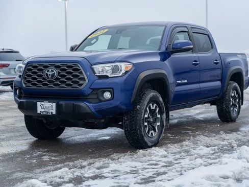 Used 2022 Toyota Tacoma TRD Off-Road image 3