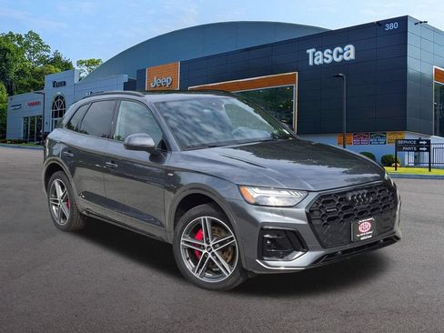 Used 2024 Audi Q5 e Prestige w/ Prestige Package AWD/4WD image 1