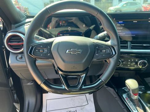 Used 2025 Chevrolet Trax RS w/ Driver Confidence Package FWD image 13