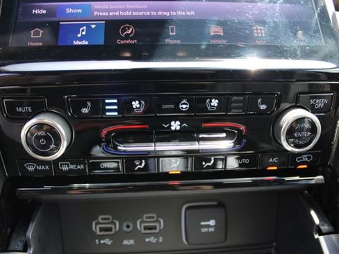 Used 2025 Jeep Grand Cherokee Summit w/ Advanced Protech Group IV AWD/4WD image 37